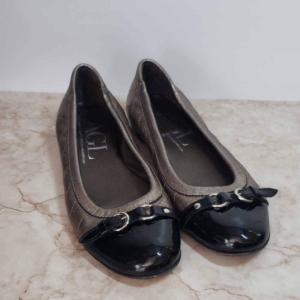 AGL Women's Black and Metallic Brown Ballet Flats 38
